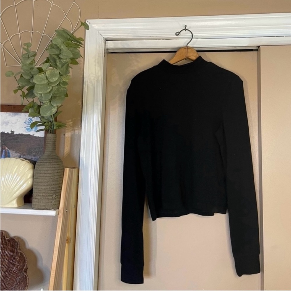 Streetwear Society black basic long sleeve ribbed shirt